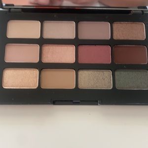 BRAND NEW IN BOX Laura Geller Casual Collection Eyeshadow Palette